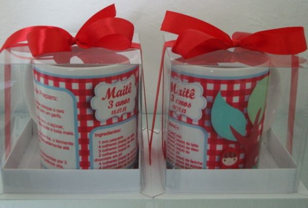 Bolo na Caneca de Aniversario Chapeuzinho Vermelho